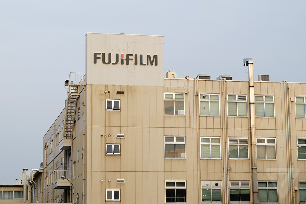 Fuji-x-t1-building-plant