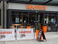 hooters-government-200.jpg