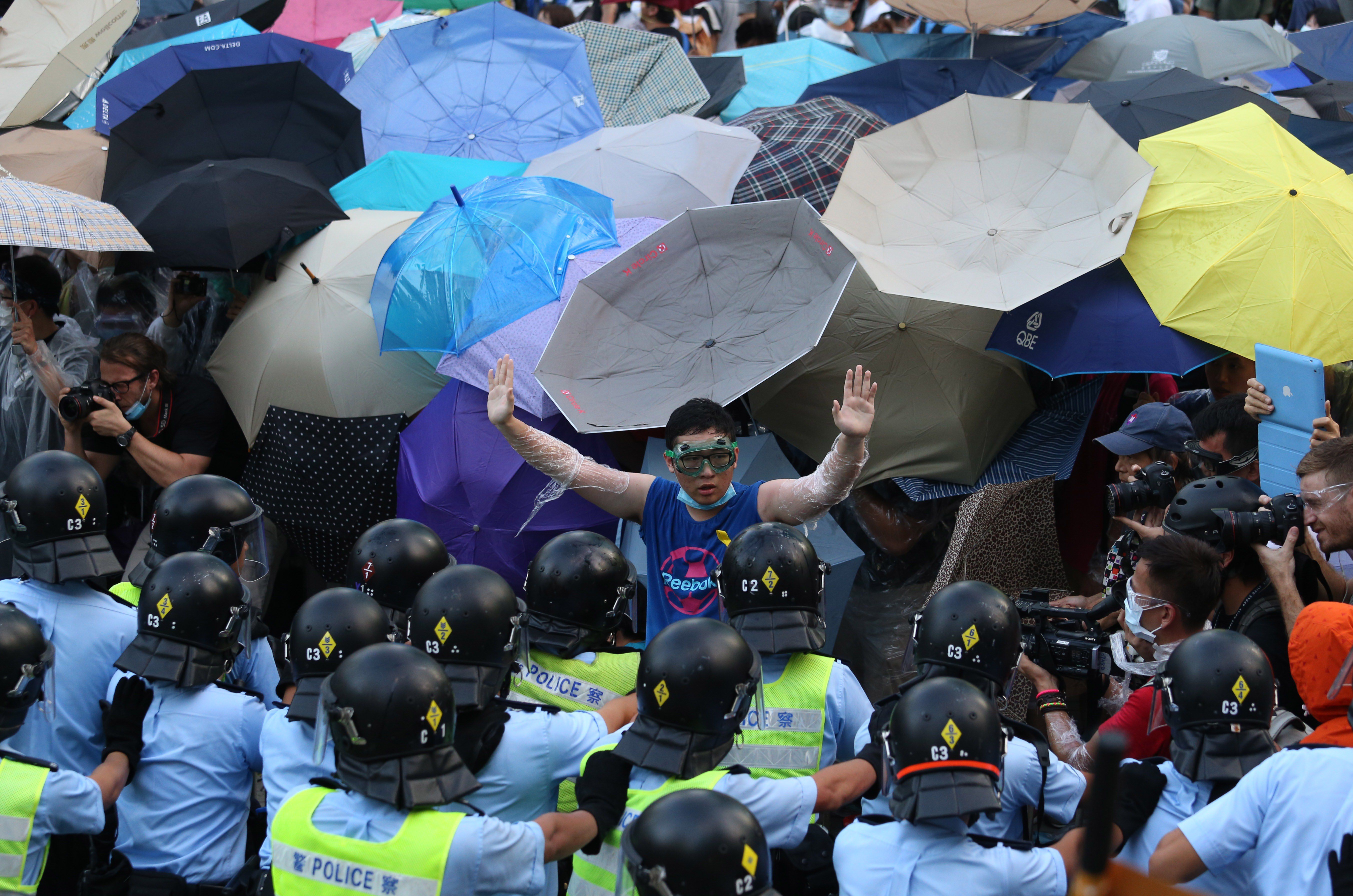 hong kong umbrellas 1