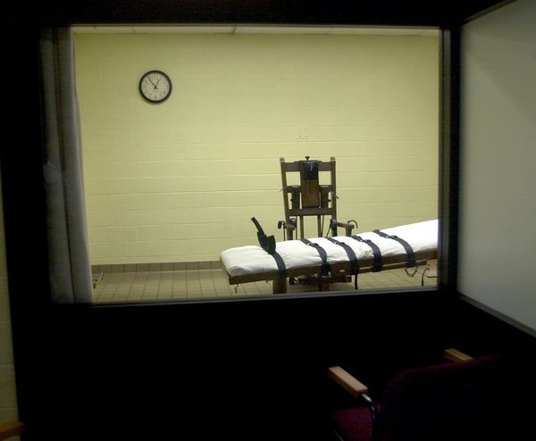 An electric chair and gurney in the death chamber of the Southern Ohio Correctional Facility on August 29, 2001