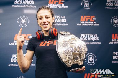 Joanna Jedrzejczyk promises to unveil new ‘aces’ following UFC Fight Night 69 title defense