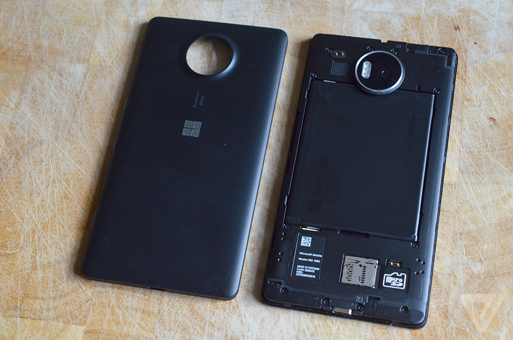 Lumia 950 XL rear